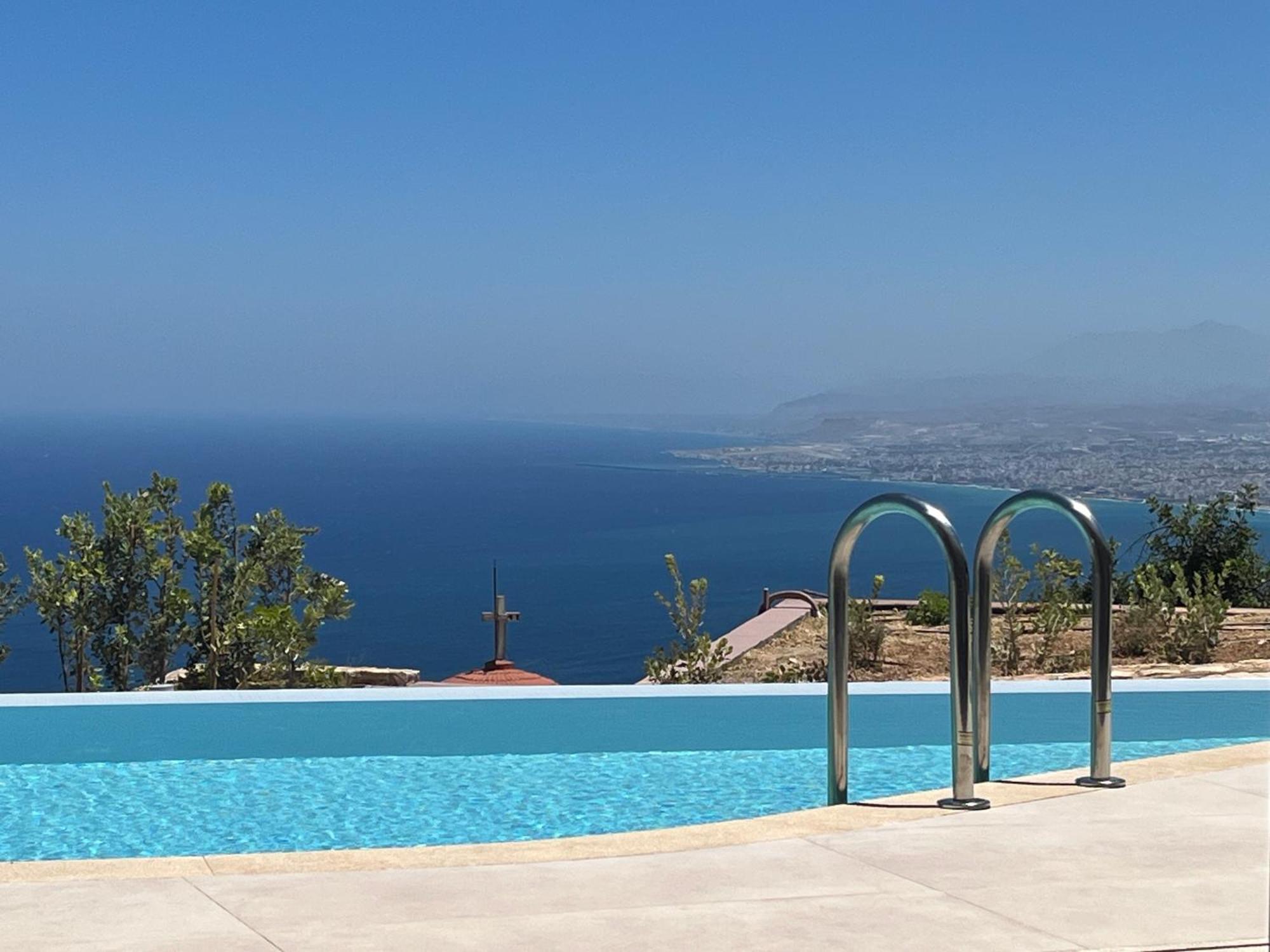 Plethora Luxury Suites Rodhia  Exterior photo